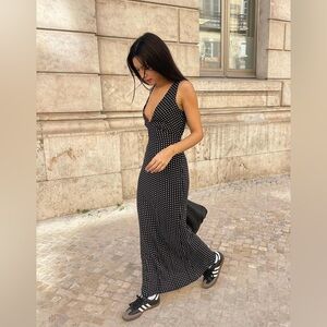 NELLIE MAXI DRESS BLACK POLKA DOT - Princess Polly